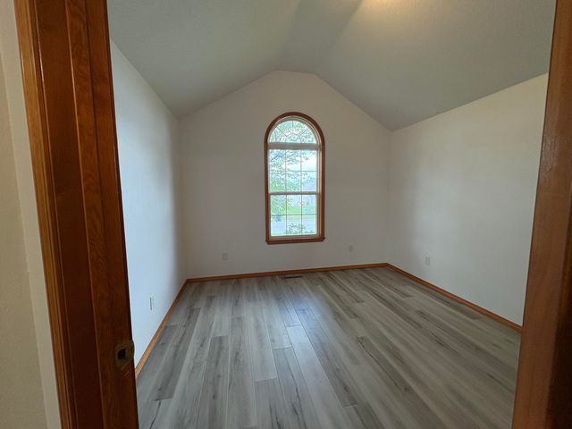 3242 W McClernon Street, Springfield, MO 65803