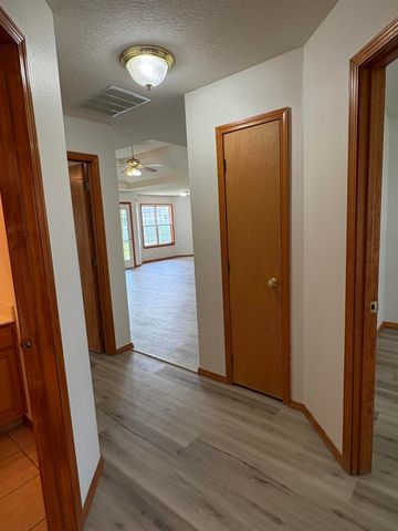 3242 W McClernon Street, Springfield, MO 65803