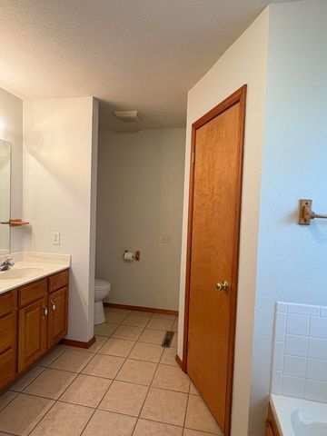 3242 W McClernon Street, Springfield, MO 65803