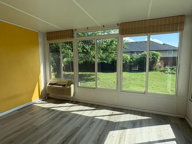 3242 W McClernon Street, Springfield, MO 65803