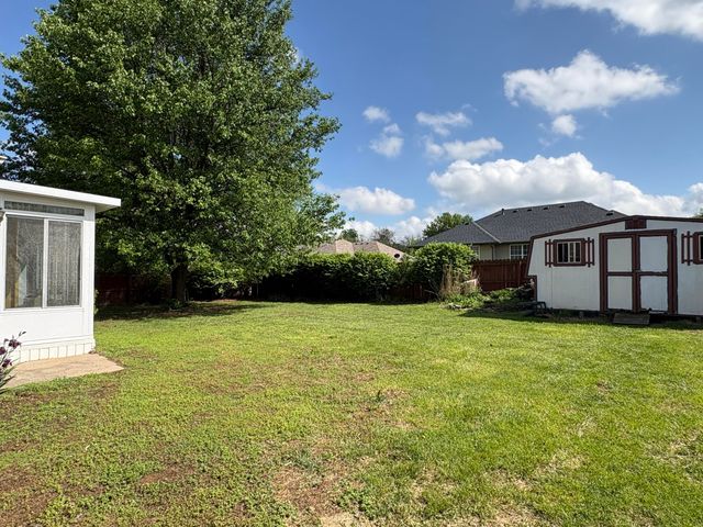 3242 W McClernon Street, Springfield, MO 65803