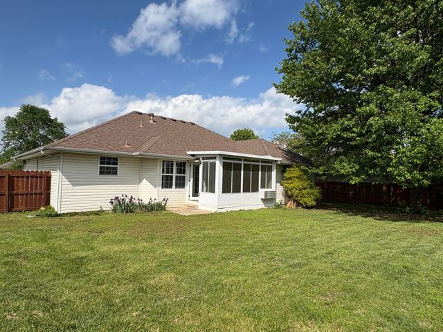 3242 W McClernon Street, Springfield, MO 65803