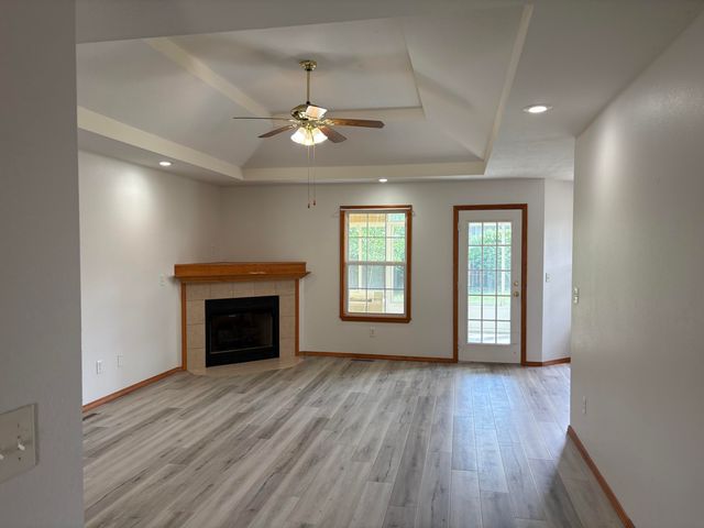 3242 W McClernon Street, Springfield, MO 65803