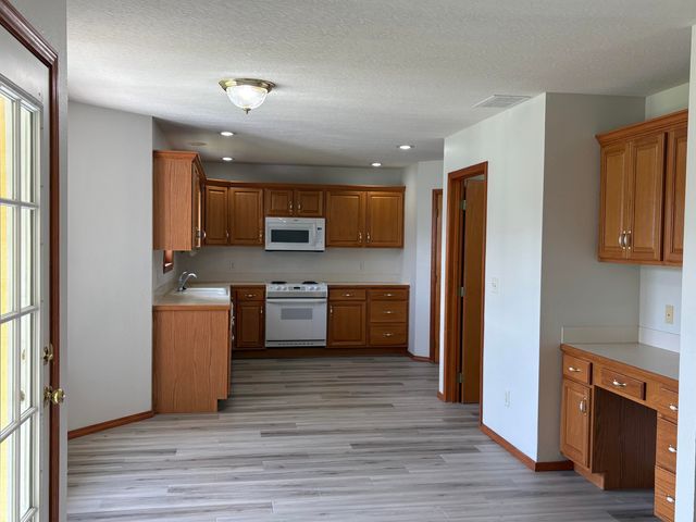 3242 W McClernon Street, Springfield, MO 65803