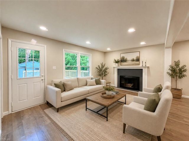 62 Hollywood AVE, Hampton, VA 23661