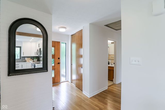 32 Circle Drive, Carmel, IN 46032