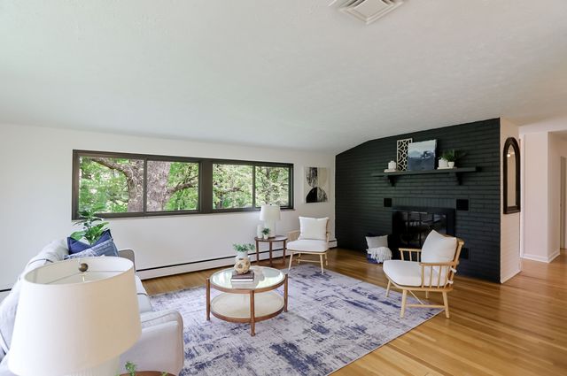 32 Circle Drive, Carmel, IN 46032