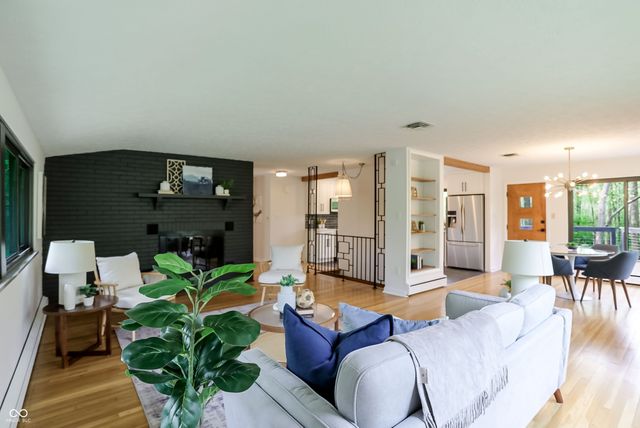 32 Circle Drive, Carmel, IN 46032