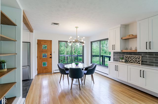 32 Circle Drive, Carmel, IN 46032