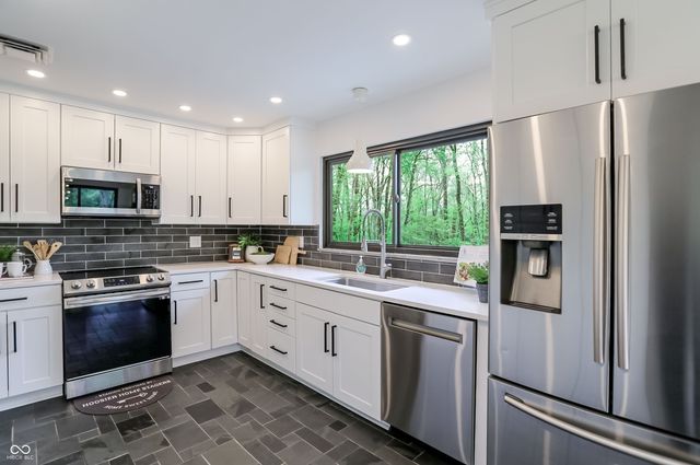 32 Circle Drive, Carmel, IN 46032