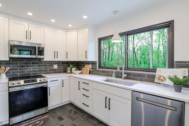 32 Circle Drive, Carmel, IN 46032