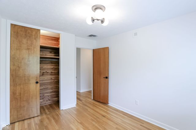 32 Circle Drive, Carmel, IN 46032