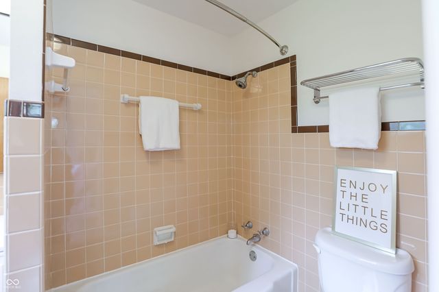 32 Circle Drive, Carmel, IN 46032