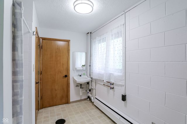 32 Circle Drive, Carmel, IN 46032