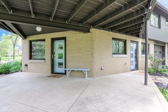 32 Circle Drive, Carmel, IN 46032