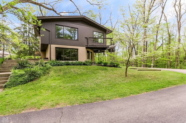 32 Circle Drive, Carmel, IN 46032