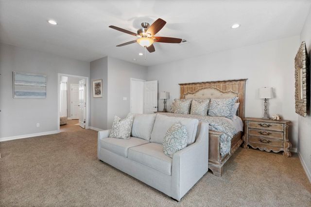 413 Jeanie Lynne Circle, Tiki Island, TX 77554