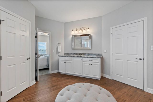 413 Jeanie Lynne Circle, Tiki Island, TX 77554