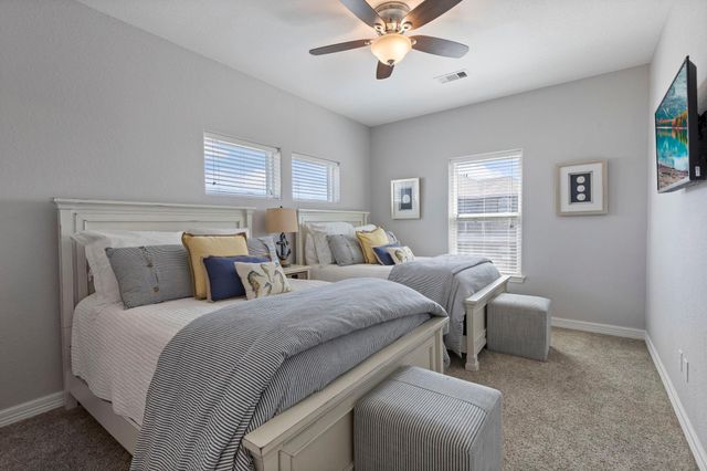 413 Jeanie Lynne Circle, Tiki Island, TX 77554