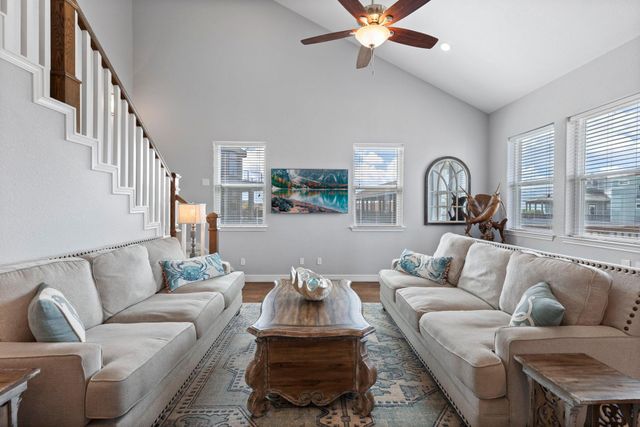 413 Jeanie Lynne Circle, Tiki Island, TX 77554