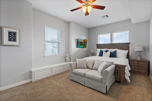 413 Jeanie Lynne Circle, Tiki Island, TX 77554