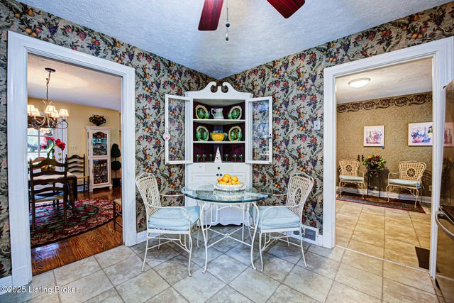 9610 Watterson Trail, Jeffersontown, KY 40299