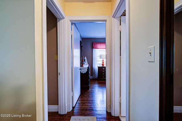 9610 Watterson Trail, Jeffersontown, KY 40299