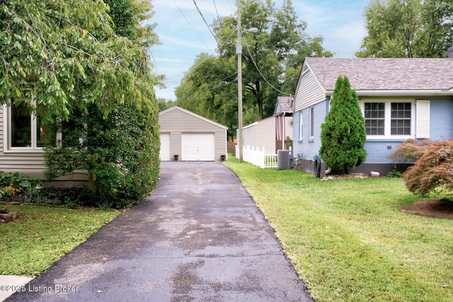 9610 Watterson Trail, Jeffersontown, KY 40299