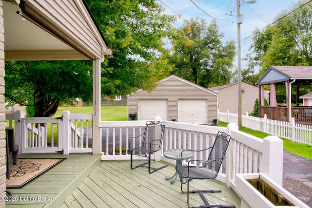 9610 Watterson Trail, Jeffersontown, KY 40299