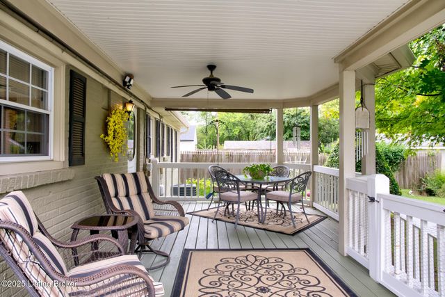 9610 Watterson Trail, Jeffersontown, KY 40299