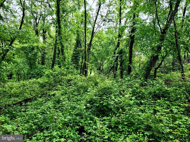 946 HAMMONDS LN, Brooklyn Park, MD 21225