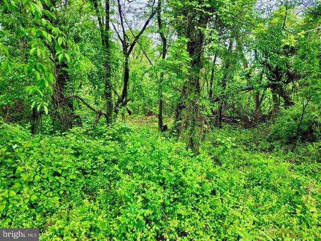 946 HAMMONDS LN, Brooklyn Park, MD 21225