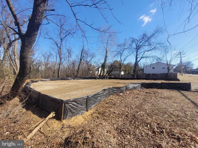 946 HAMMONDS LN, Brooklyn Park, MD 21225