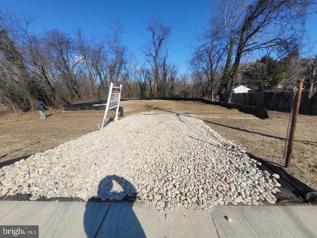 946 HAMMONDS LN, Brooklyn Park, MD 21225