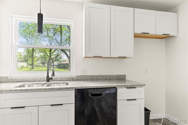 11962 Nero Drive, Florissant, MO 63033