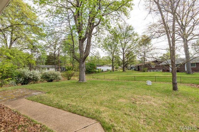 11962 Nero Drive, Florissant, MO 63033