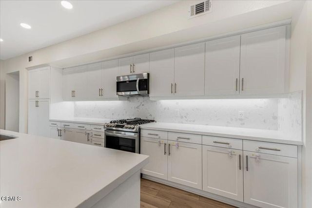 2830 Wagon Wheel Road 304, Oxnard, CA 93036