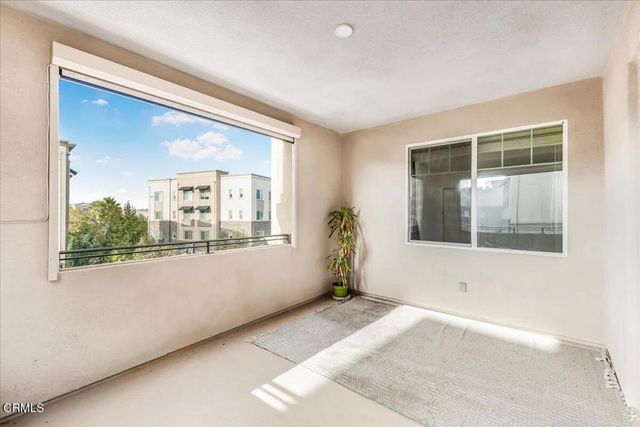 2830 Wagon Wheel Road 304, Oxnard, CA 93036