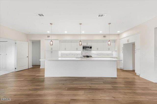 2830 Wagon Wheel Road 304, Oxnard, CA 93036