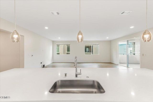 2830 Wagon Wheel Road 304, Oxnard, CA 93036