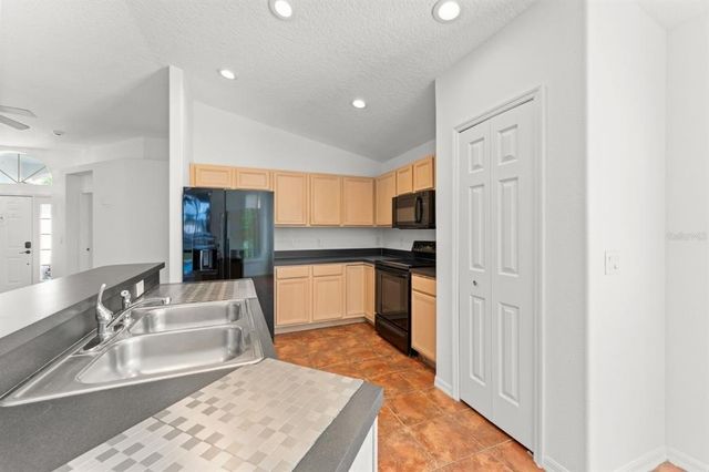 11341 AUTUMN WIND LOOP, Clermont, FL 34711