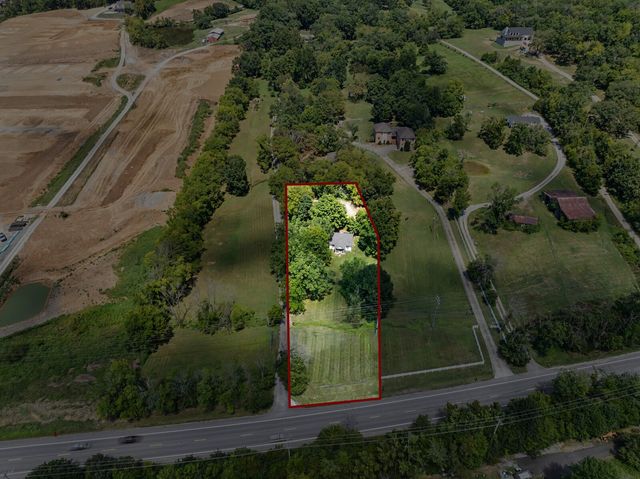 1756 Long Hollow Pike, Gallatin, TN 37066