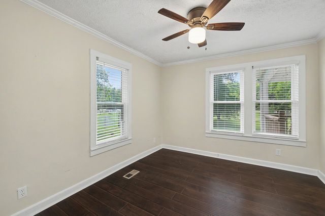 1756 Long Hollow Pike, Gallatin, TN 37066