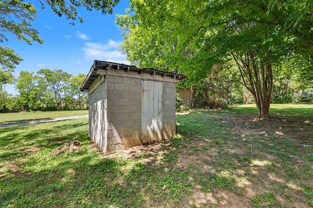 1756 Long Hollow Pike, Gallatin, TN 37066