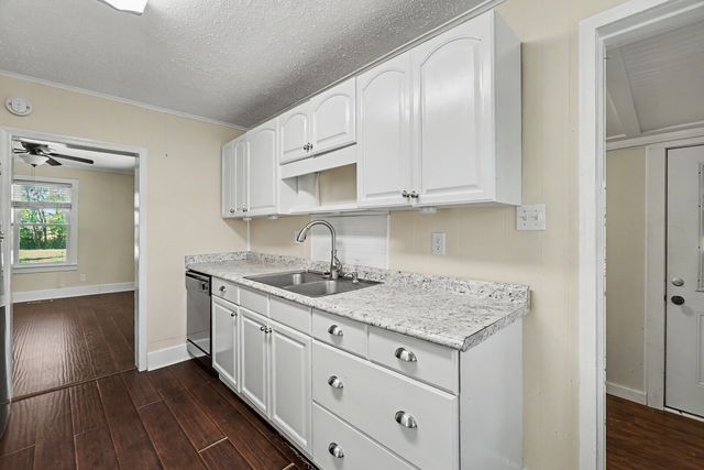 1756 Long Hollow Pike, Gallatin, TN 37066