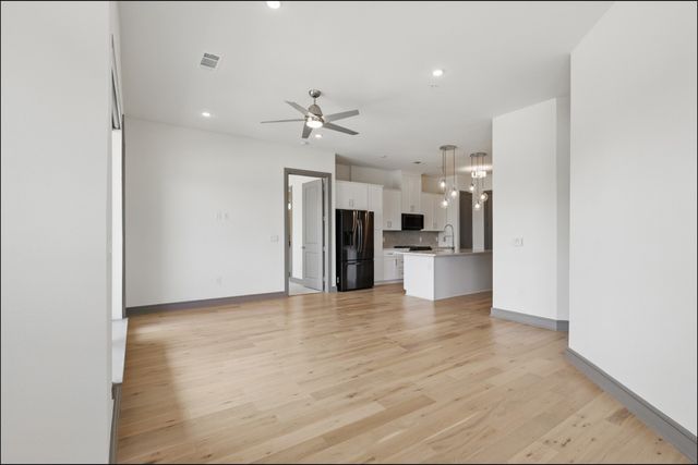 2700 Old Denton Road 2237, Carrollton, TX 75007