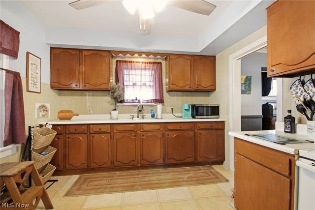 32 Como Street, Struthers, OH 44471