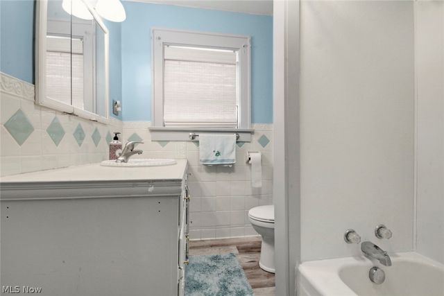 32 Como Street, Struthers, OH 44471