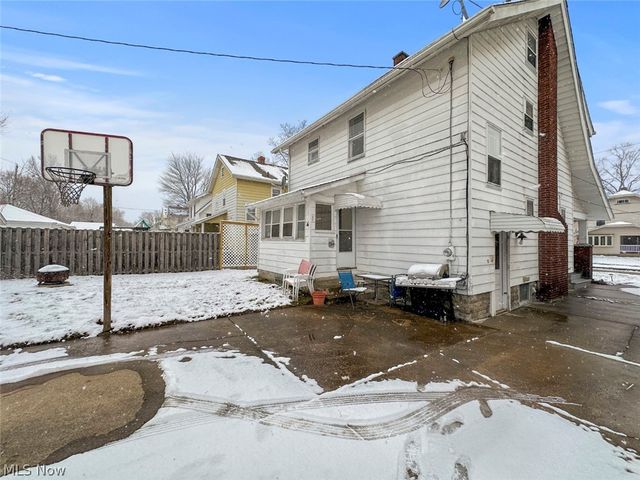 32 Como Street, Struthers, OH 44471