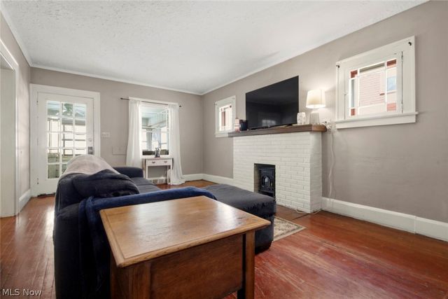 32 Como Street, Struthers, OH 44471